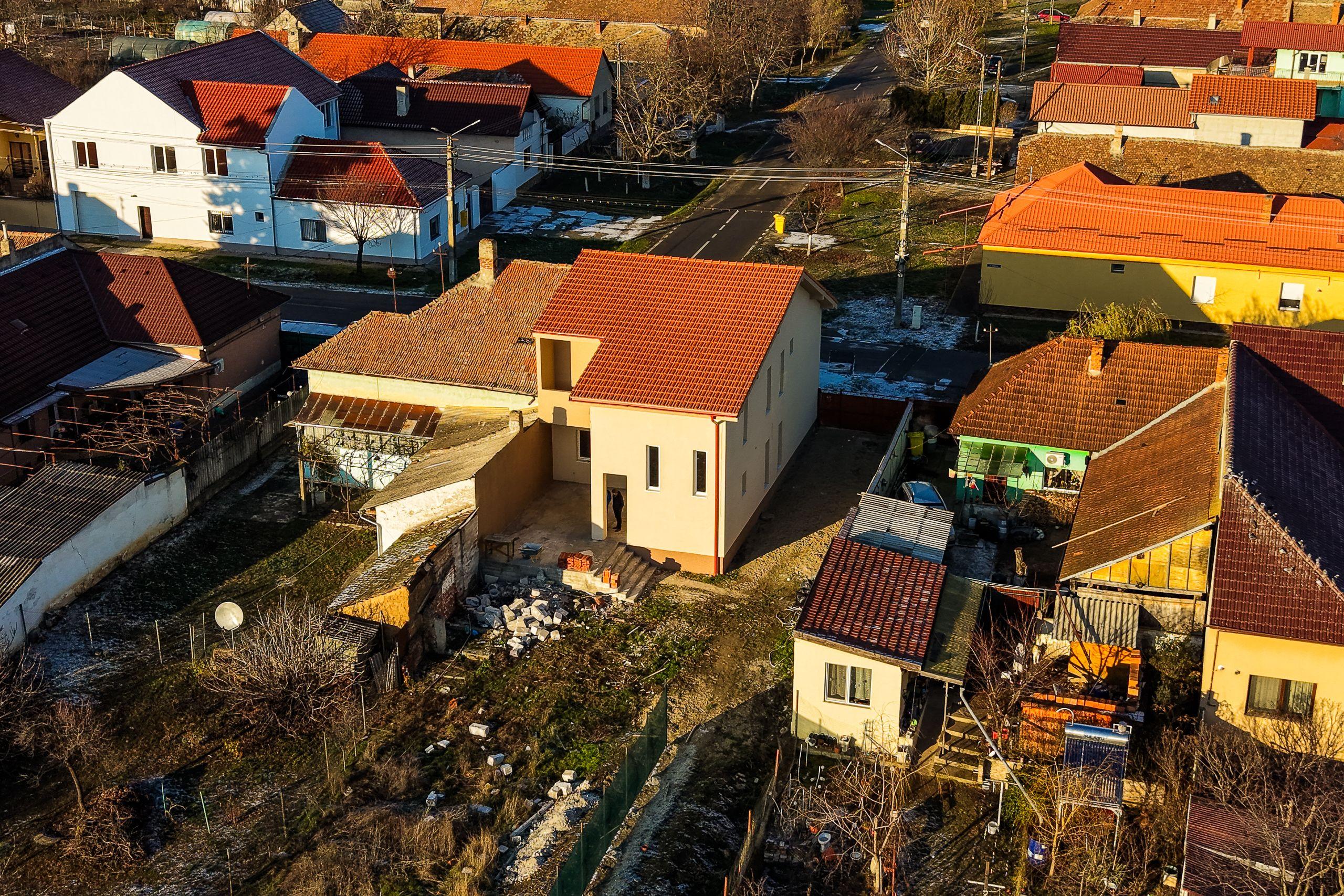 Casă nouă cu etaj semifinalizată, zonă liniștită în Aradul Nou - 10