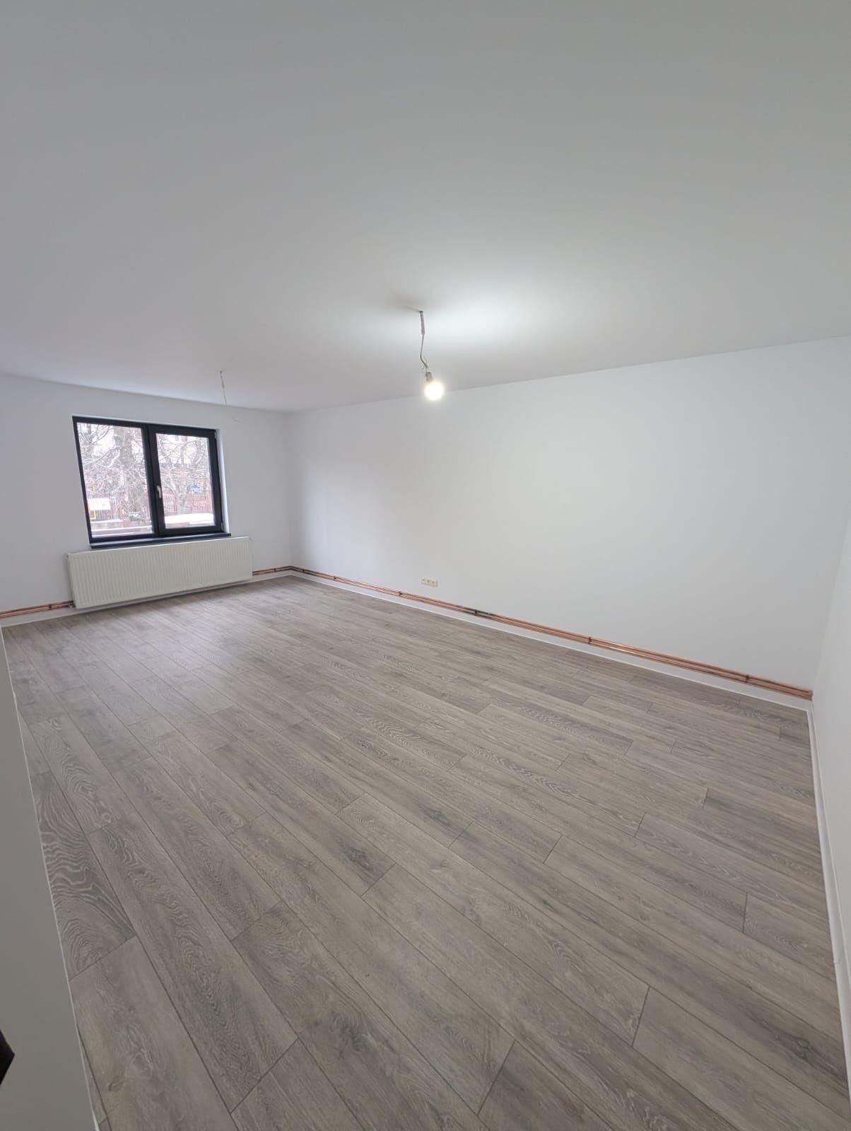 Spațiu comercial de închiriat, zona Decebal - 6