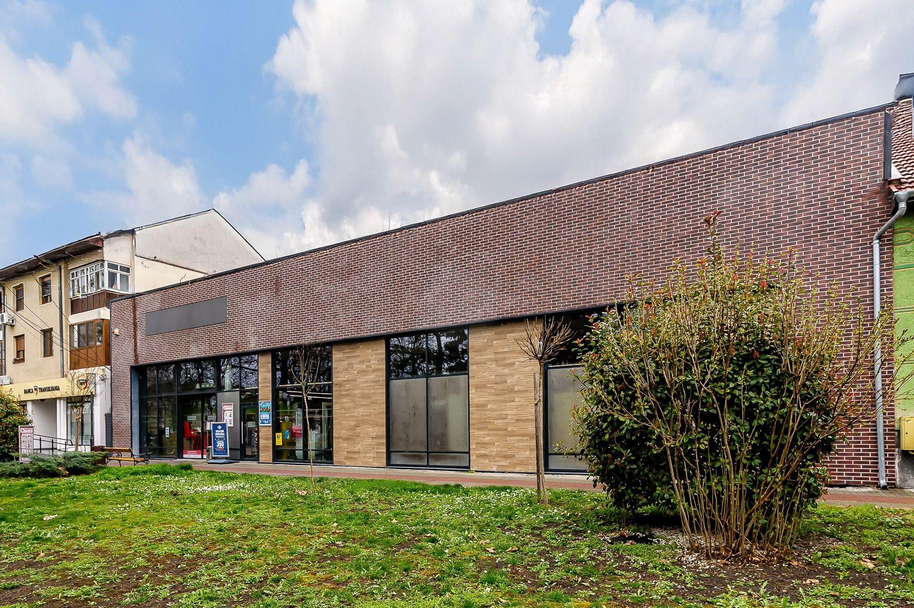 Spatiu comercial de vanzare cu chirias supermarket Profi - 1