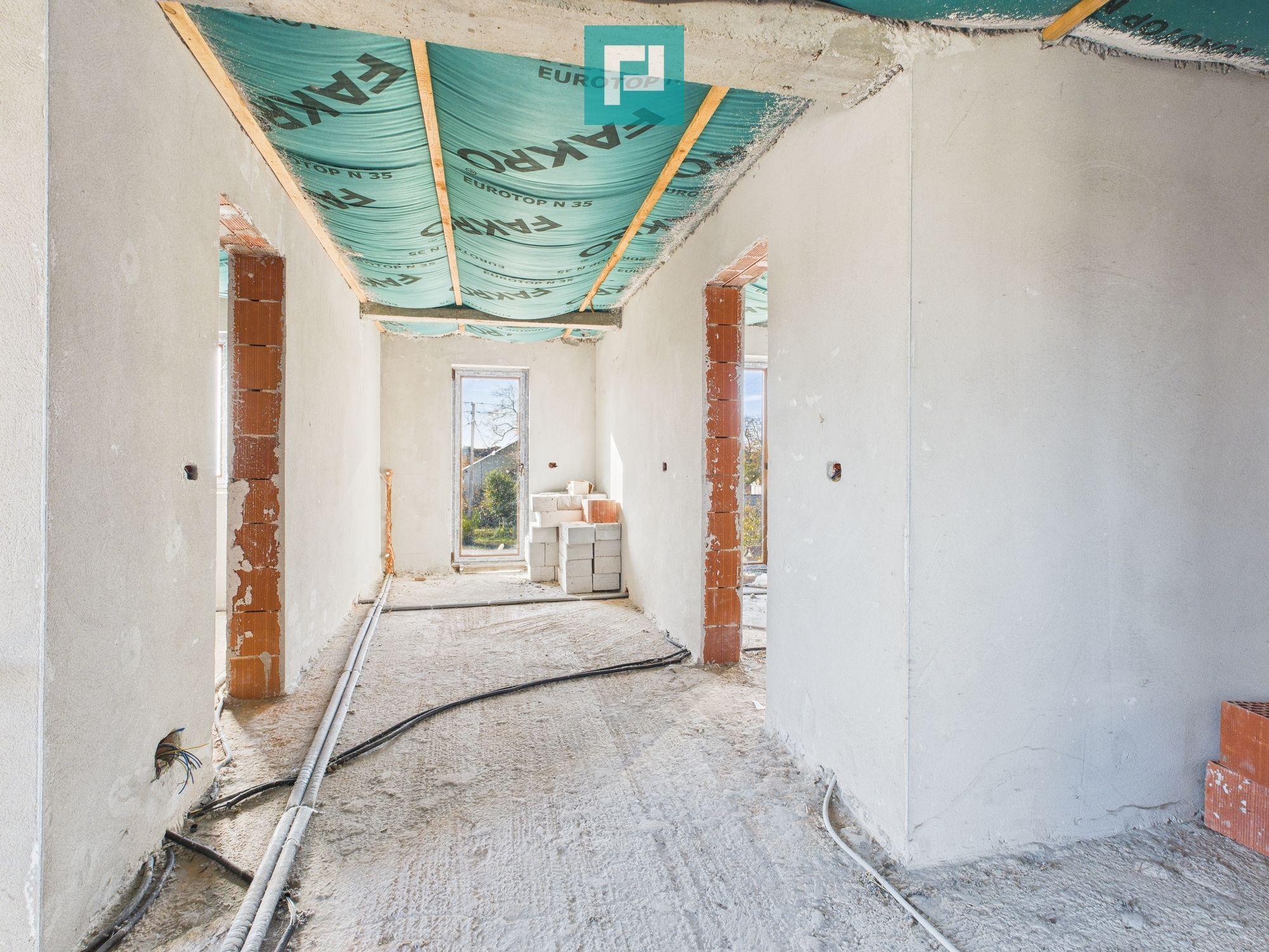 Proprietate impresionantă în Nădab - 32