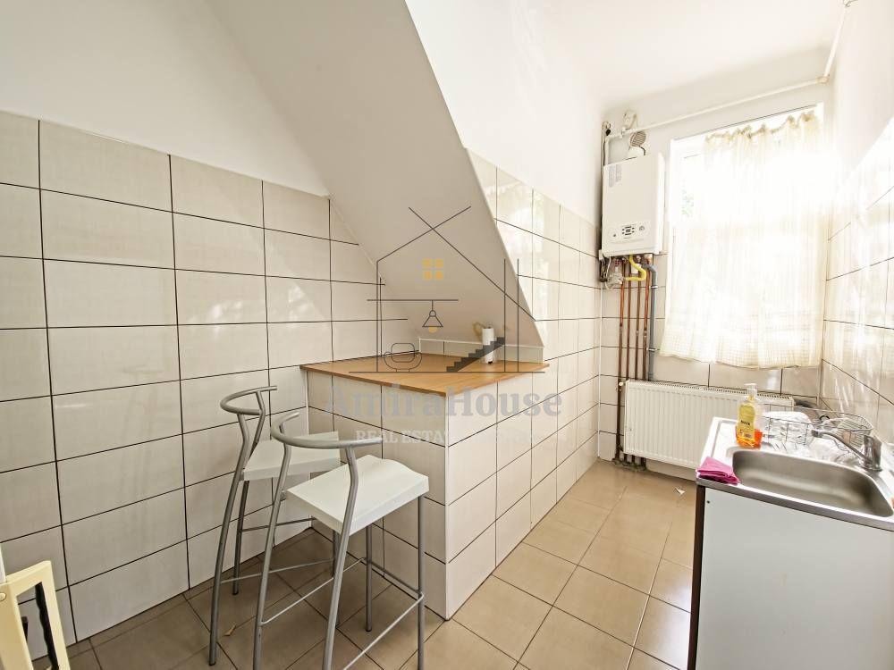 Casa alipita de inchiriat Gruia pt sediu firma, birou, locuinta - 9