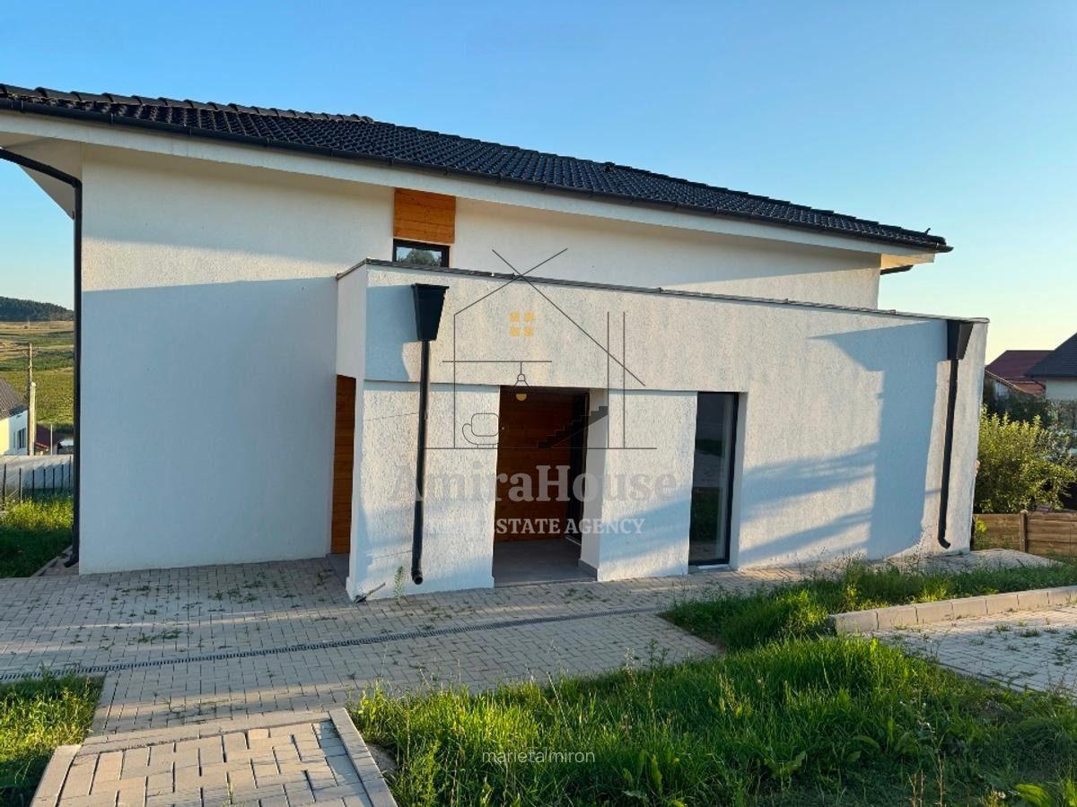 Casa individuala, teren 750 mp, Chinteni cu panorama spre lac - 4