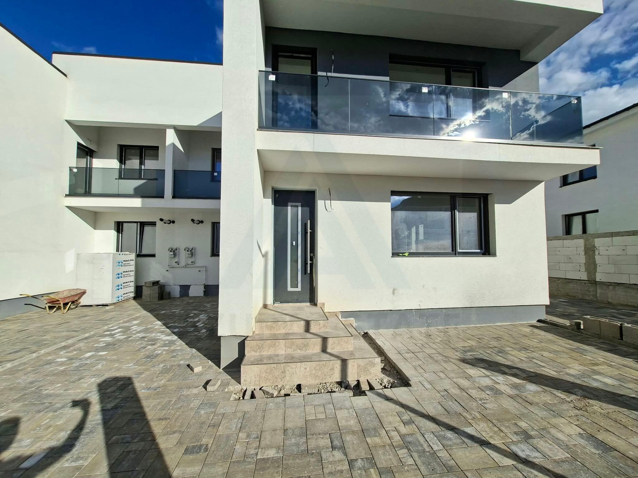 Casa moderna 4 camere 2 bai 2 balcoane si teren 140 mp in Arhitectilor - 3