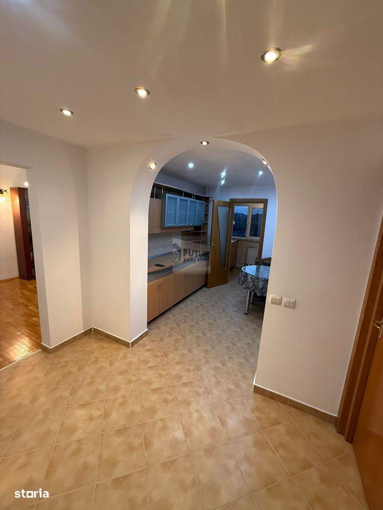 Închiriere Apartament 3 Camere – Spațios, Centrală Proprie, Parcare