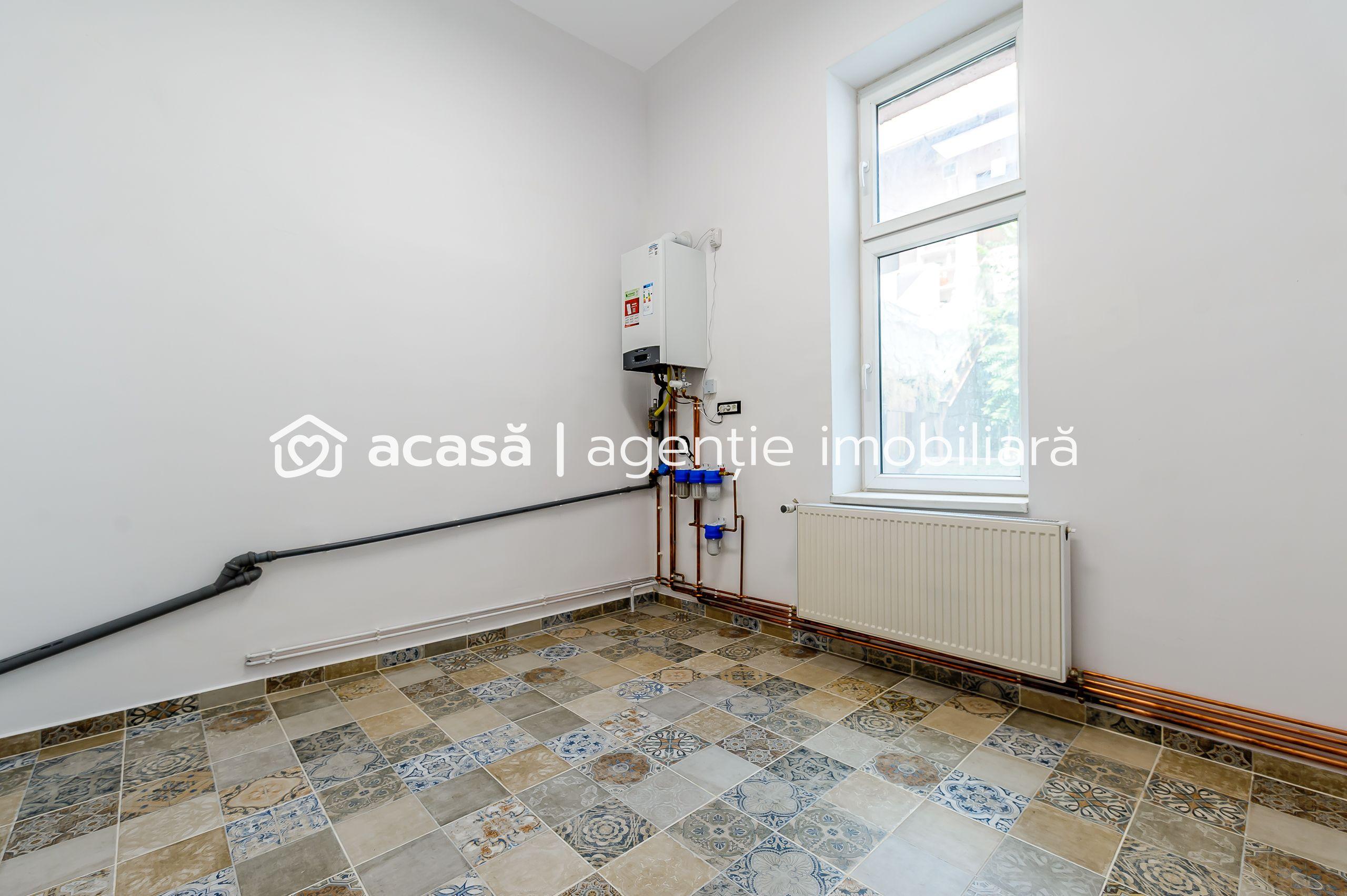 Apartament ULTRACENTRAL cu 3 camere, la cheie, renovat recent - 10