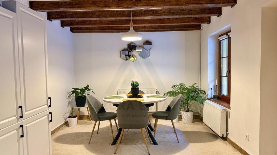 Casa ultracentral 3 camere 2 bai si curte privata pe Balcescu - 1