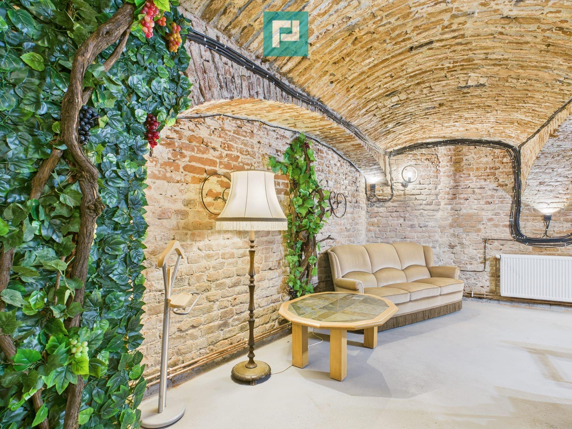 Eleganță subterană - pivniță exclusivistă Arad - 1