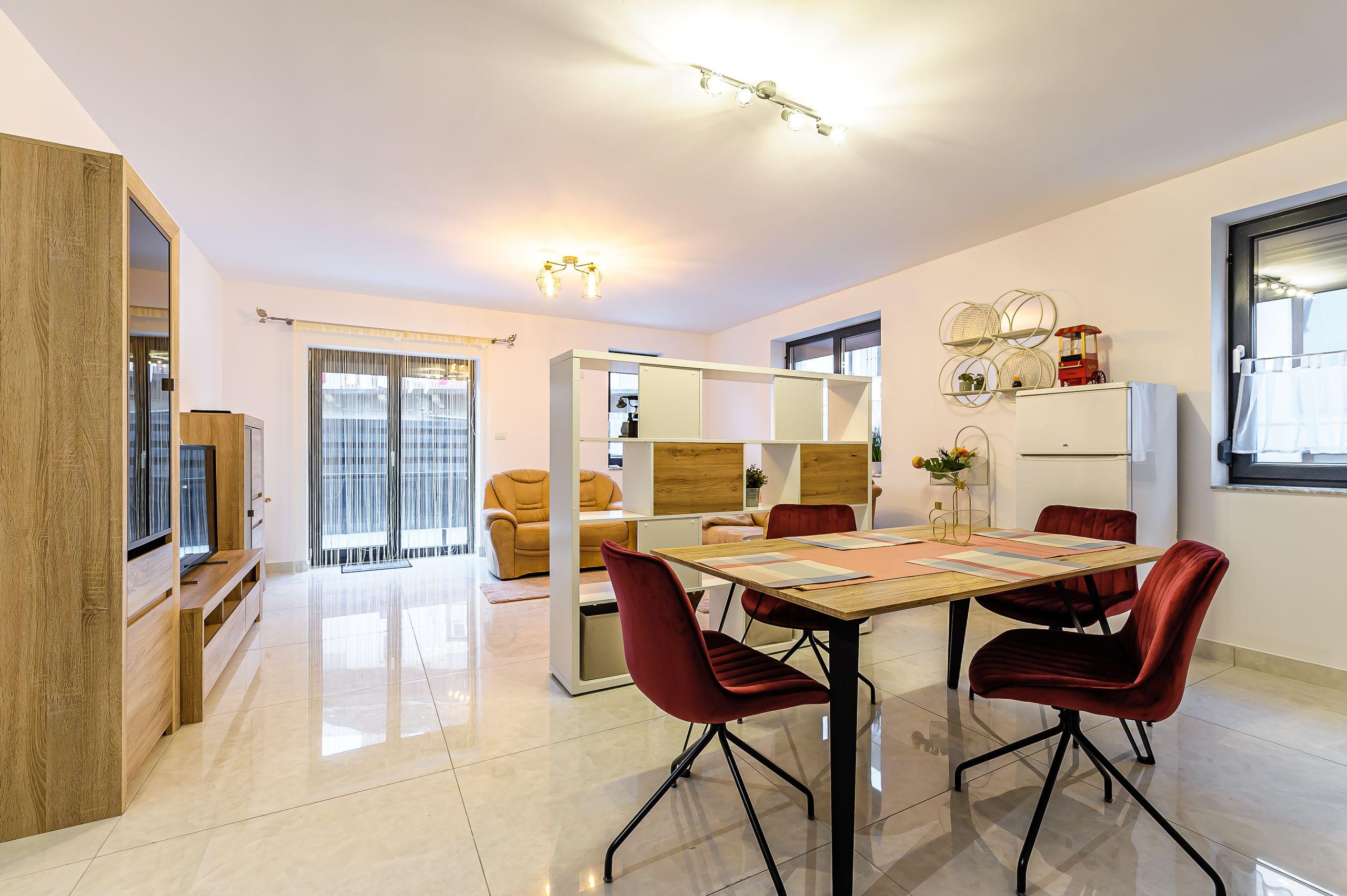 Apartament ultracentral în bloc nou, 2 camere cu terasa proprie - 1