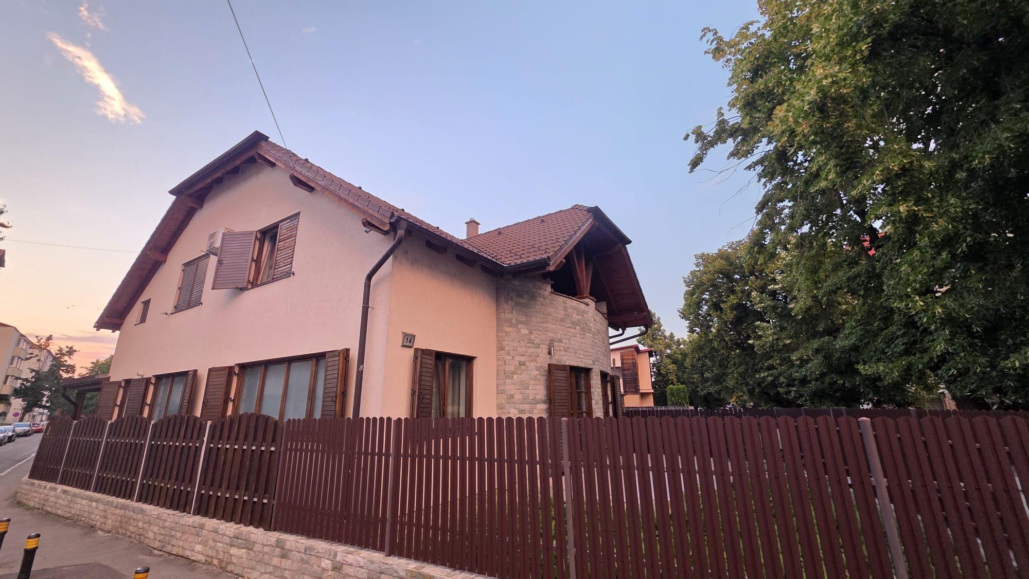 Casa individuala,situata in zona strada Crinilor - 2