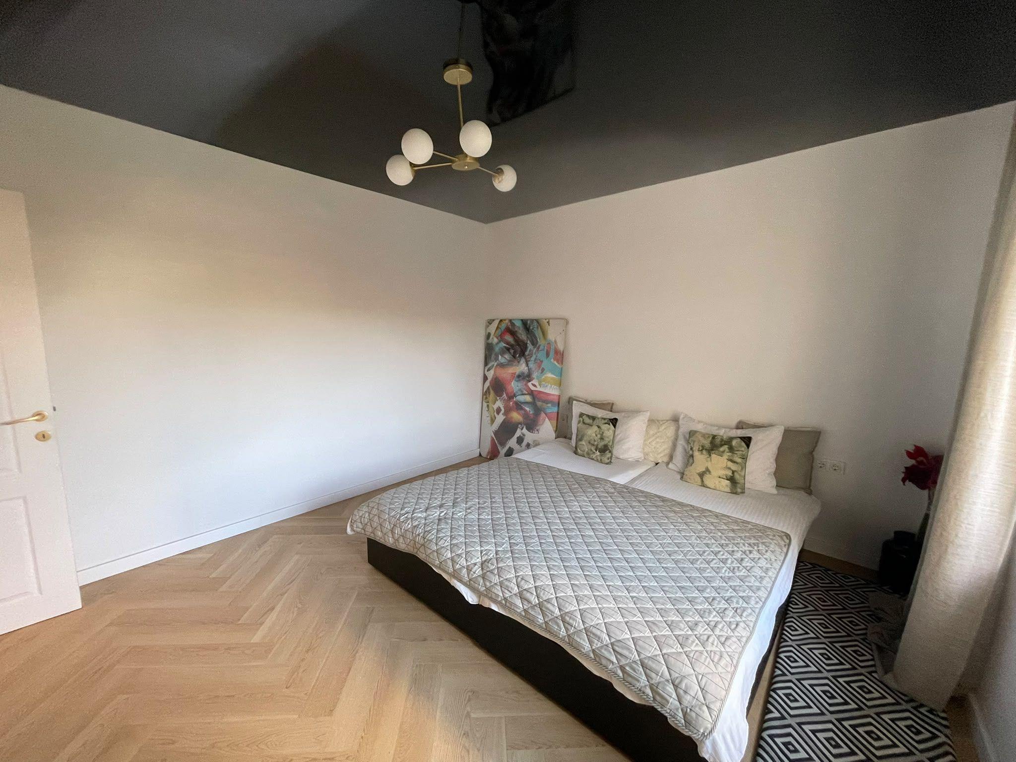 Casă parter, luminoasă, – vizavi de Spitalul Județean-369.000 EURO neg - 12