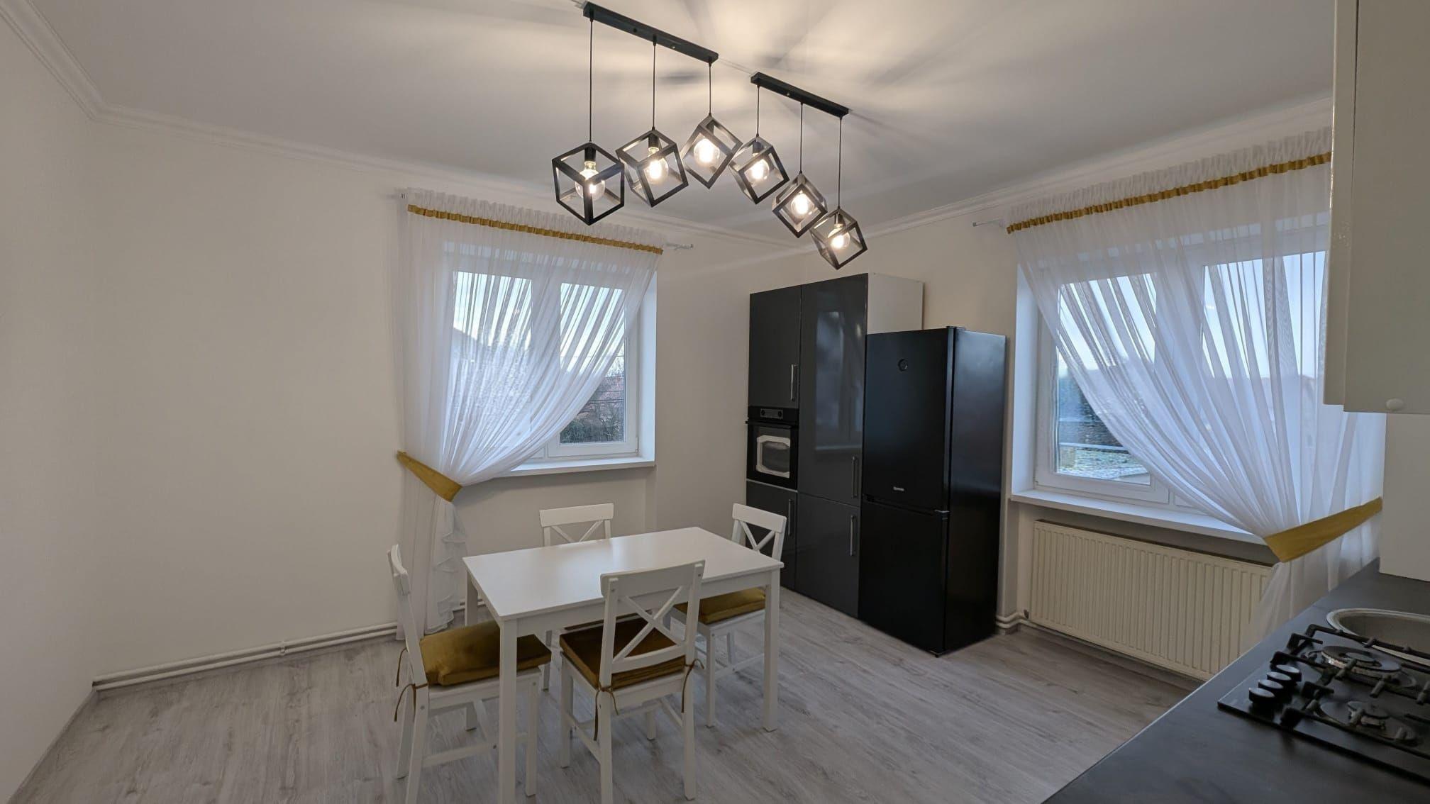 Apartament 3 camere la casa , 105 mp, pivnita, pod, curte, zona Negoi - 2
