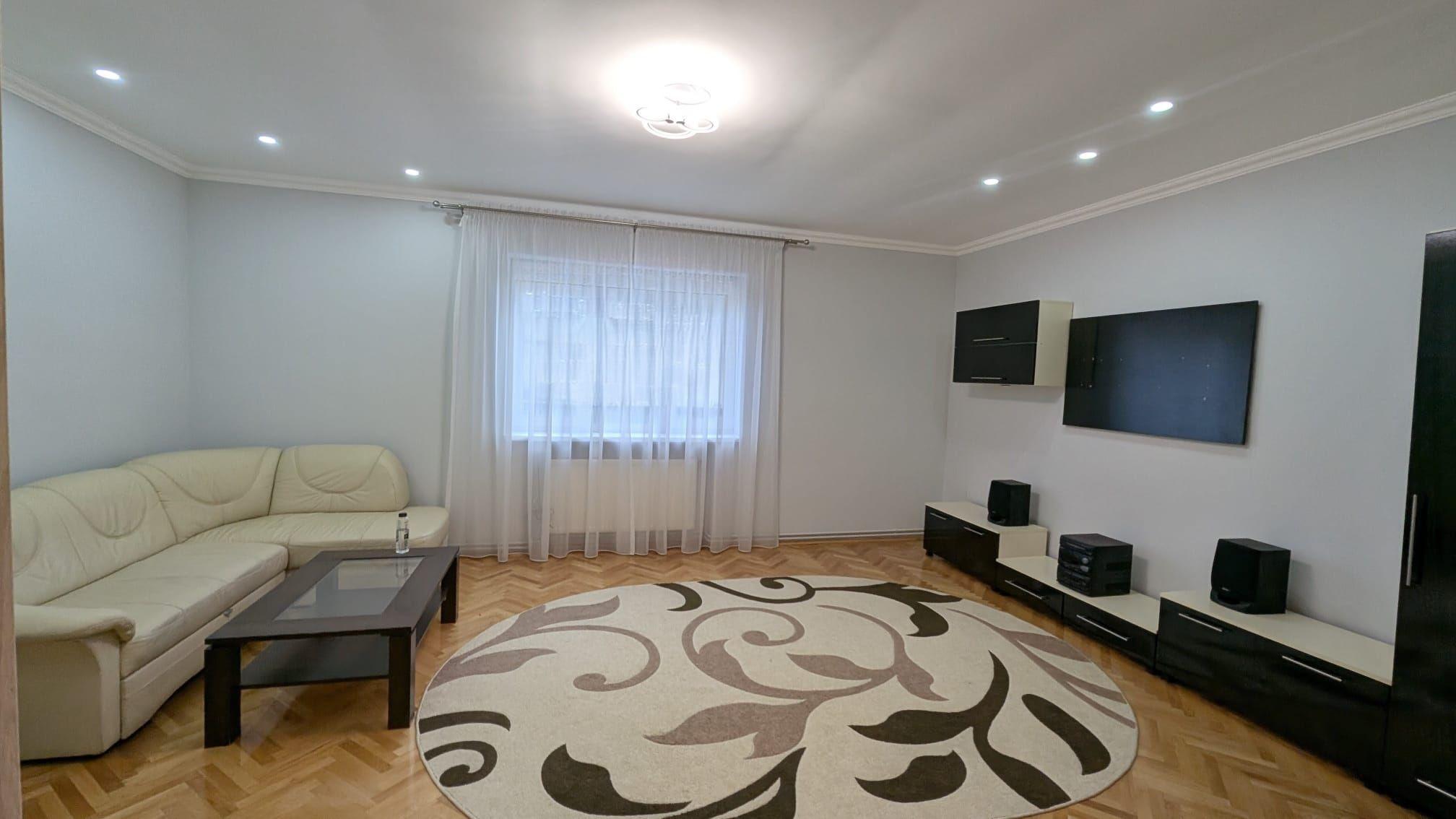 Apartament 3 camere la casa , 105 mp, pivnita, pod, curte, zona Negoi - 1
