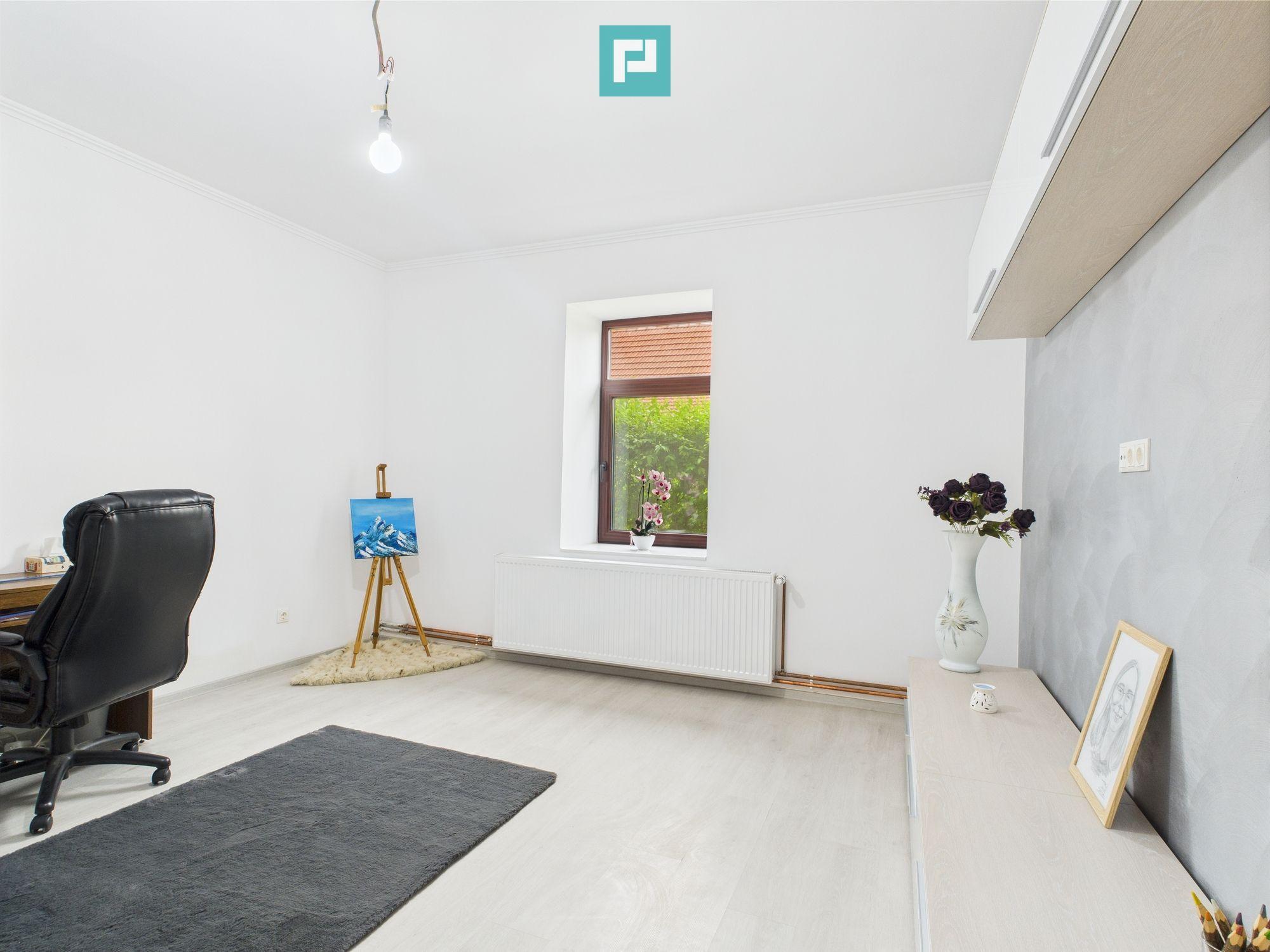 Casă Individuală cu spațiu comercial - Variaș - 12