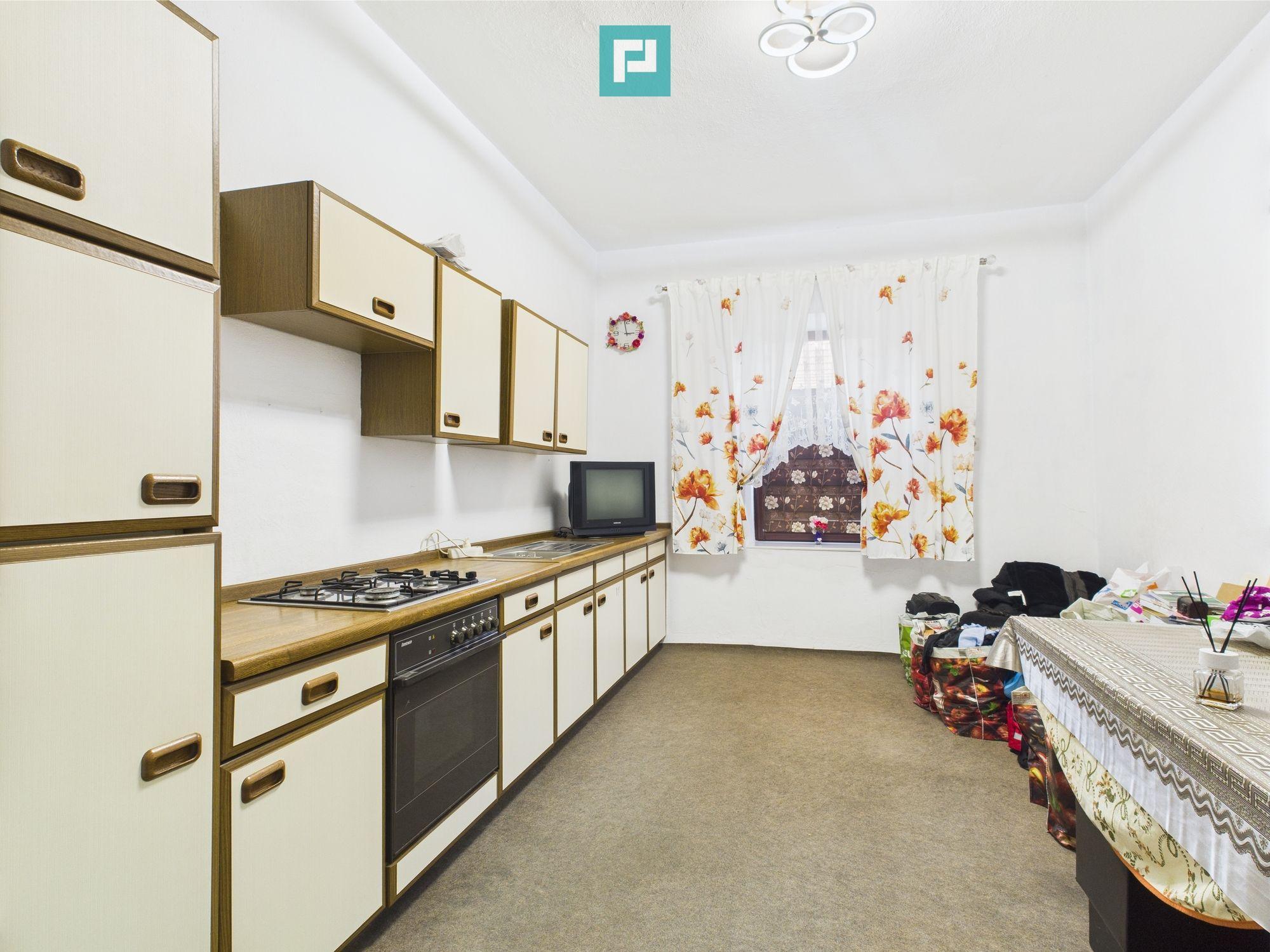 Casă Individuală cu spațiu comercial - Variaș - 25