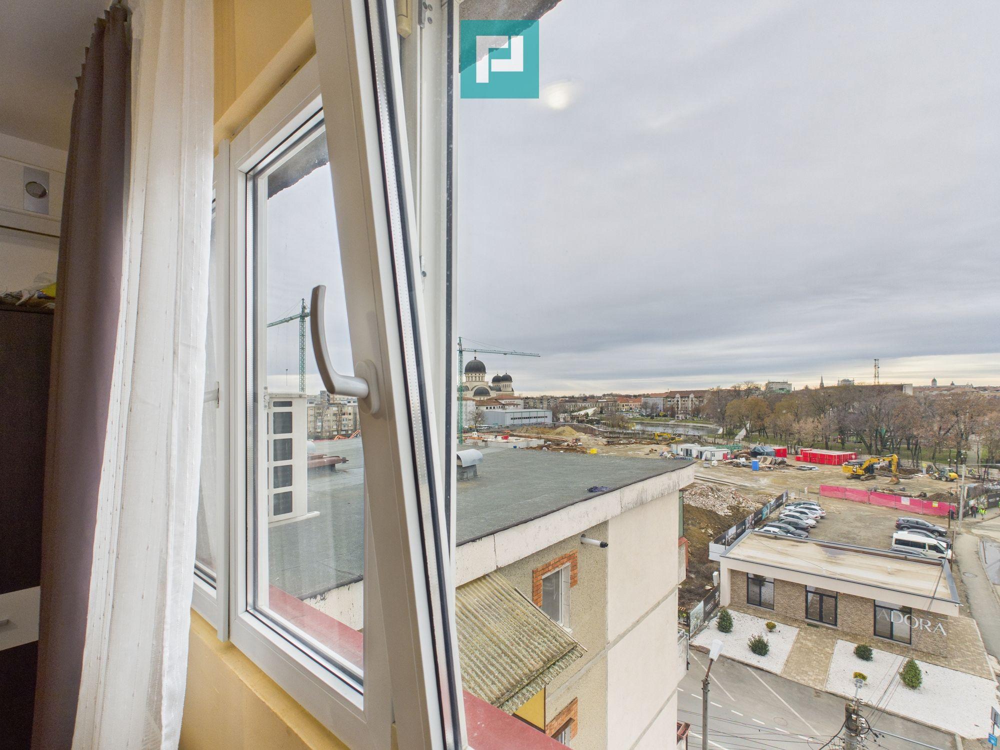 Apartament cu o cameră, Miron Costin - 1