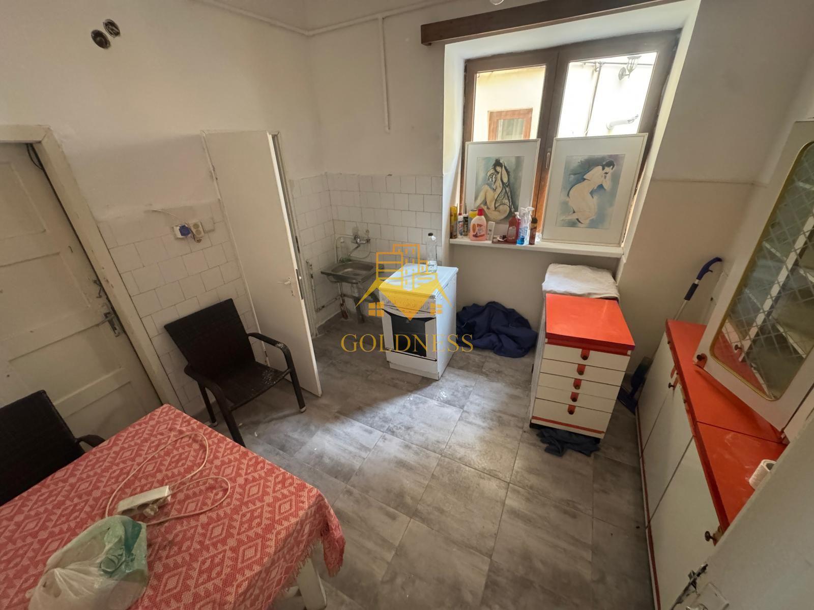Casa, Spatiu Birouri, Curte 250mp, Parcari, Ultracentral, Bratianu - 5