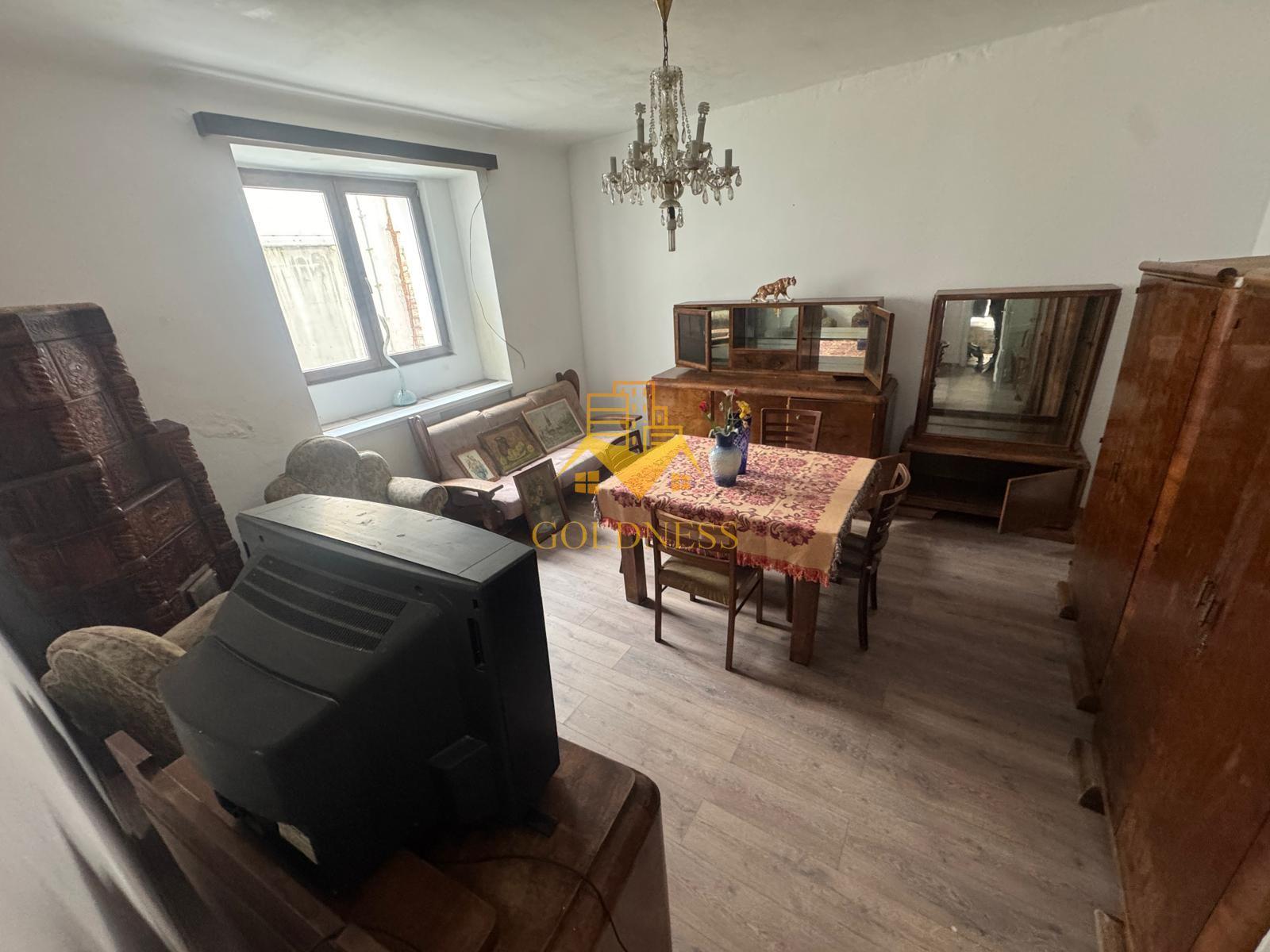 Casa, Spatiu Birouri, Curte 250mp, Parcari, Ultracentral, Bratianu - 1