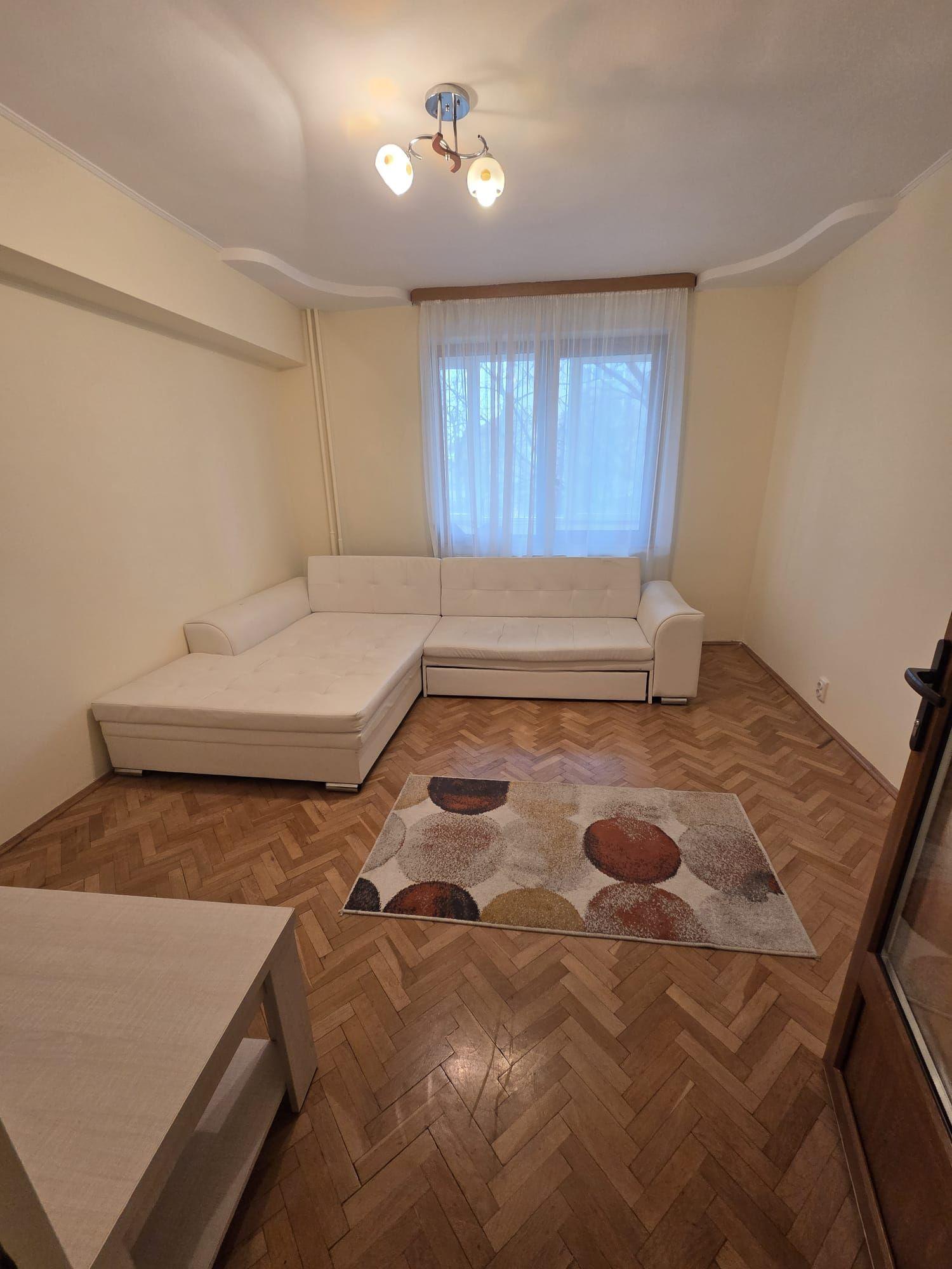 Apartament 2 camere decomandat-zona Spitalul Judetean-125.500 euro neg - 2
