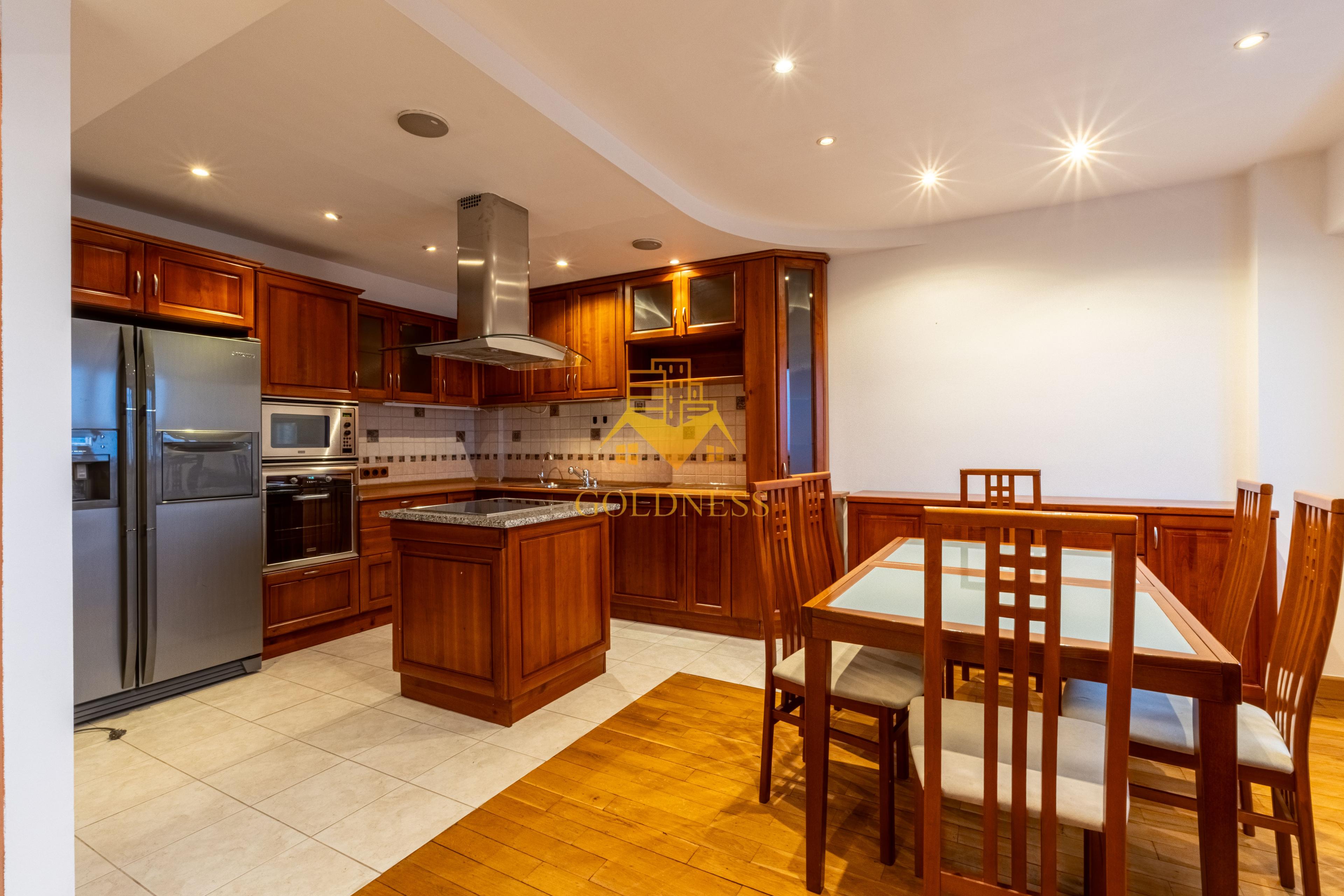 3 camere, 100mp, 2 bai, modern, 4/6,Zona Centrala, Cipariu, Titulescu - 1