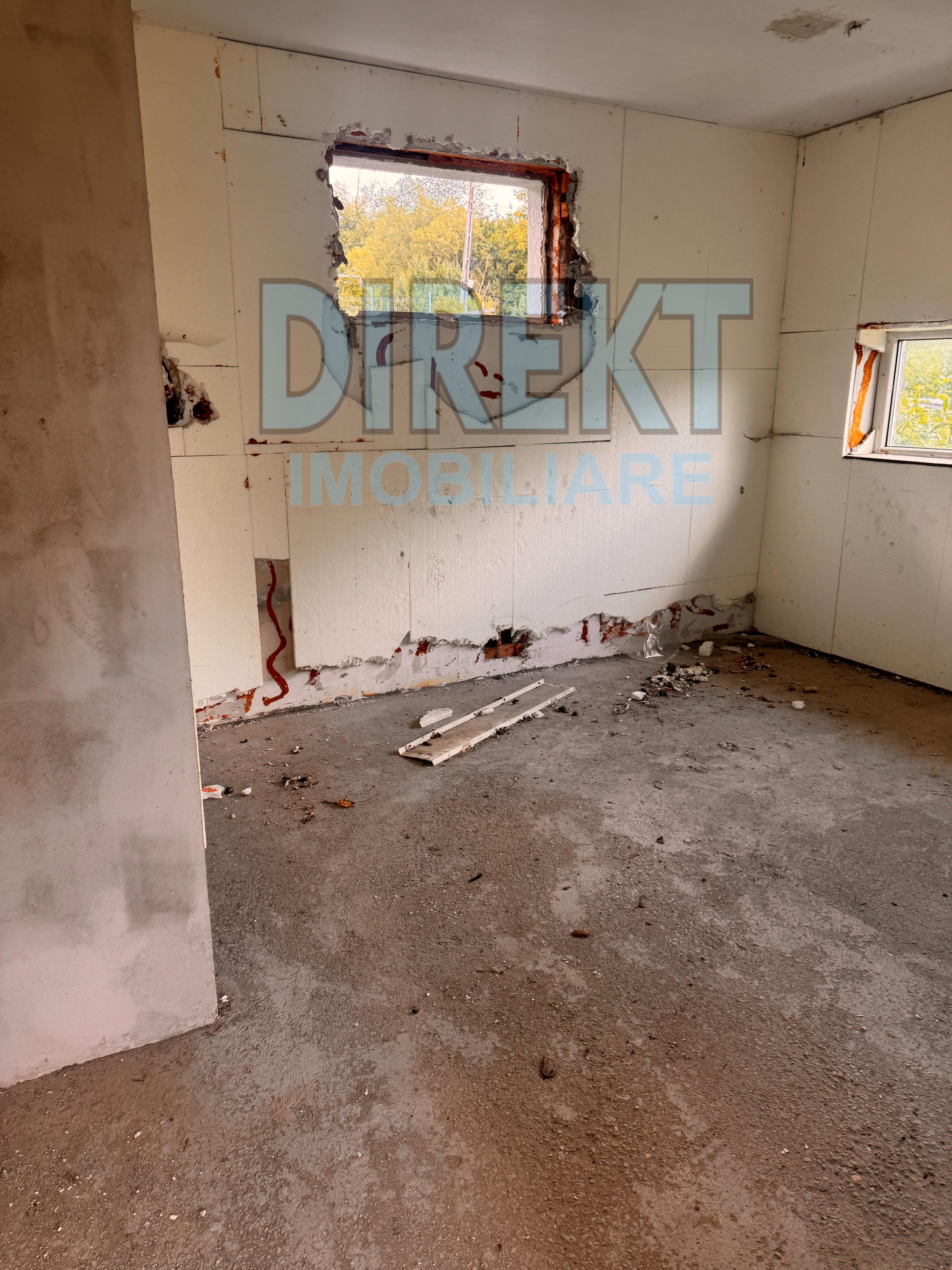 Casa individuala , cu piscina interioara , zona Strada Valea Budacului - 17