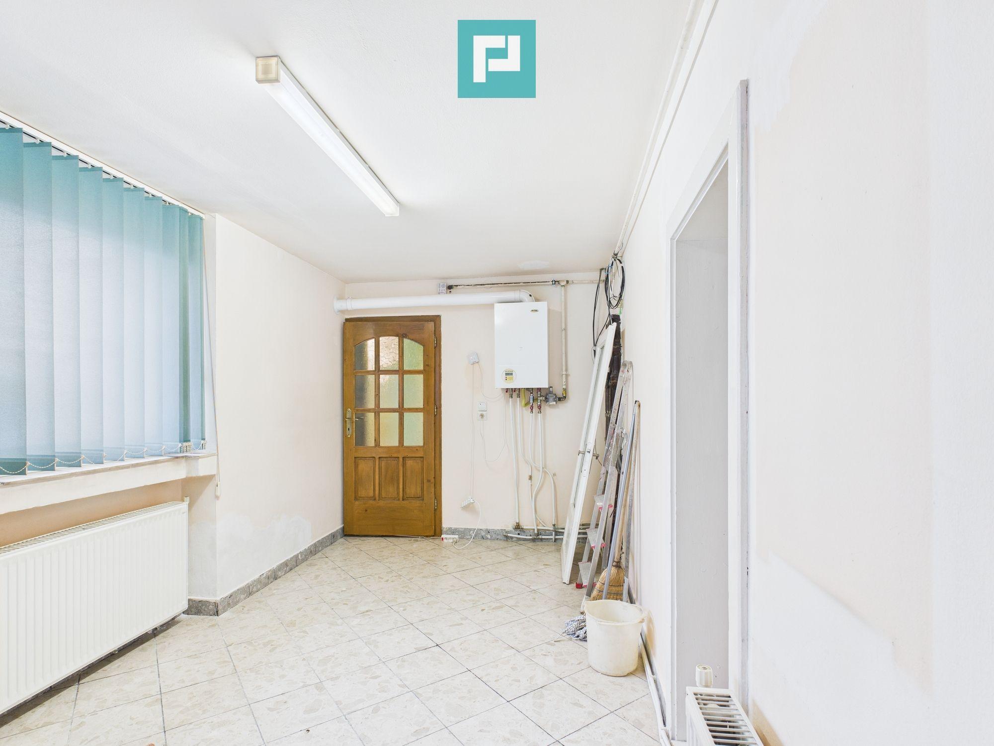 Casă cu 2 corpuri și 5 camere în Livada - 4