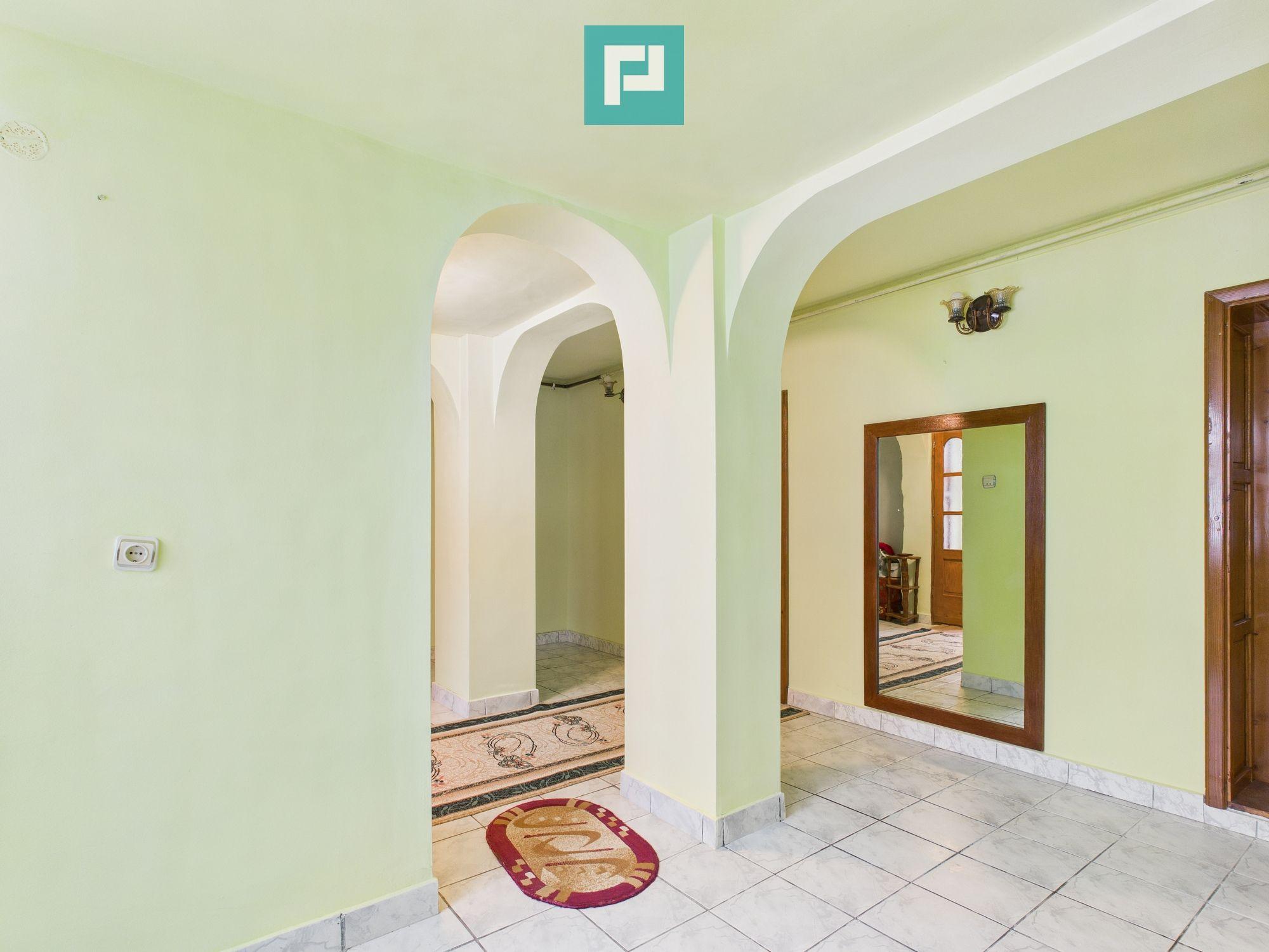 Casă cu 2 corpuri și 5 camere în Livada - 2