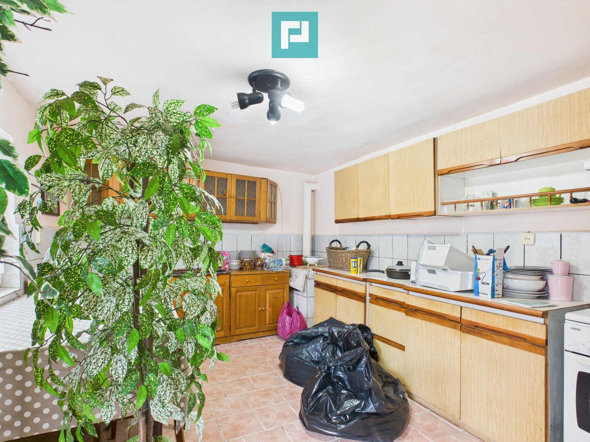 Casă cu 2 corpuri și 5 camere în Livada - 10