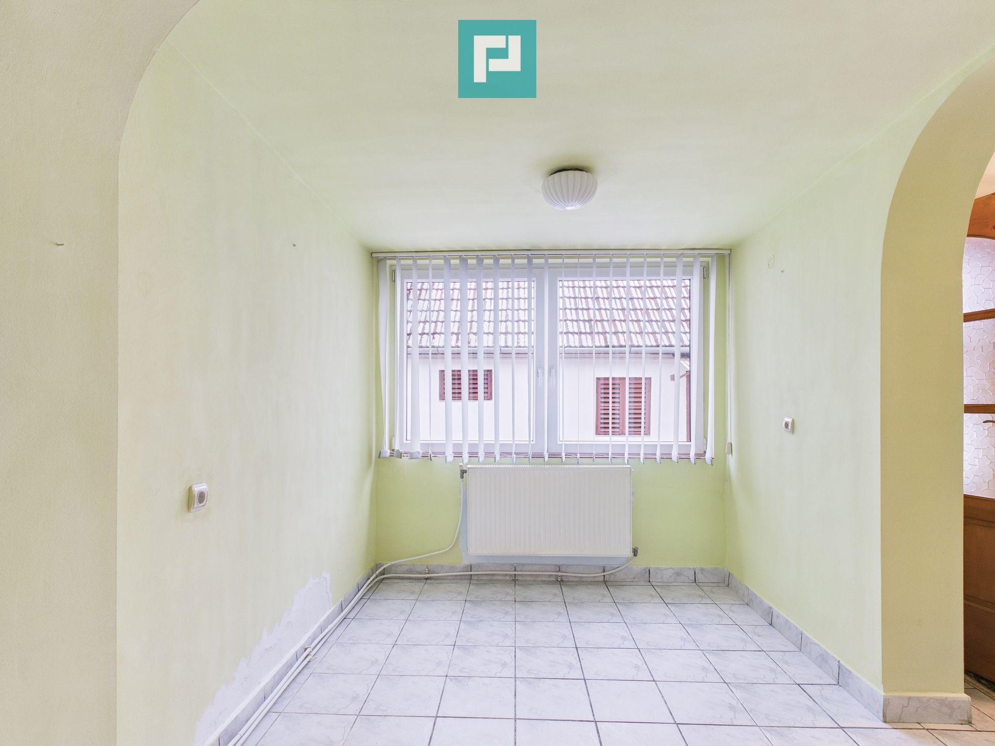 Casă cu 2 corpuri și 5 camere în Livada - 9