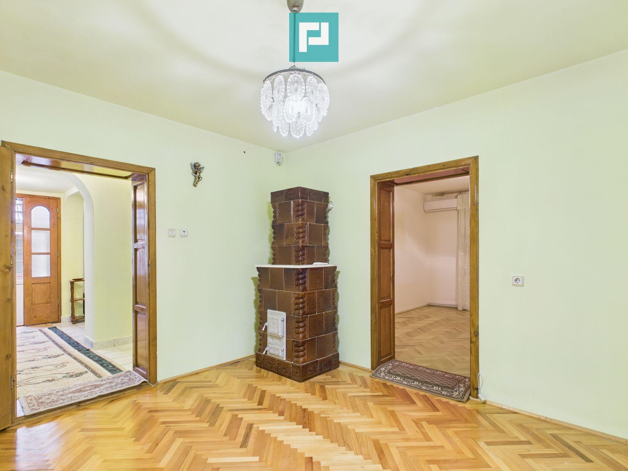 Casă cu 2 corpuri și 5 camere în Livada - 5