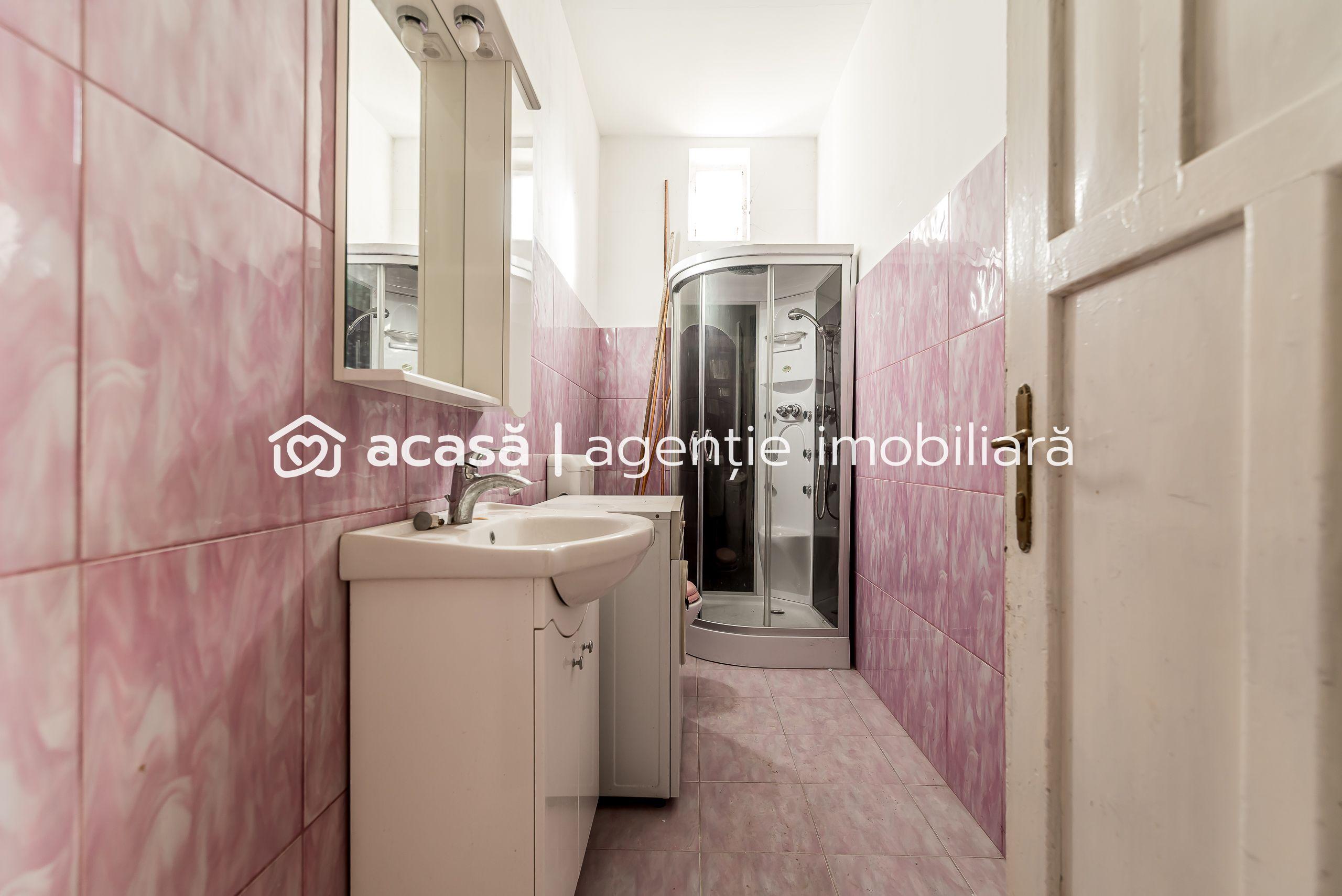 VANDUT! 2 apartamente unificate, B-dul Revoluției, Arad. Etajul 1 - 6