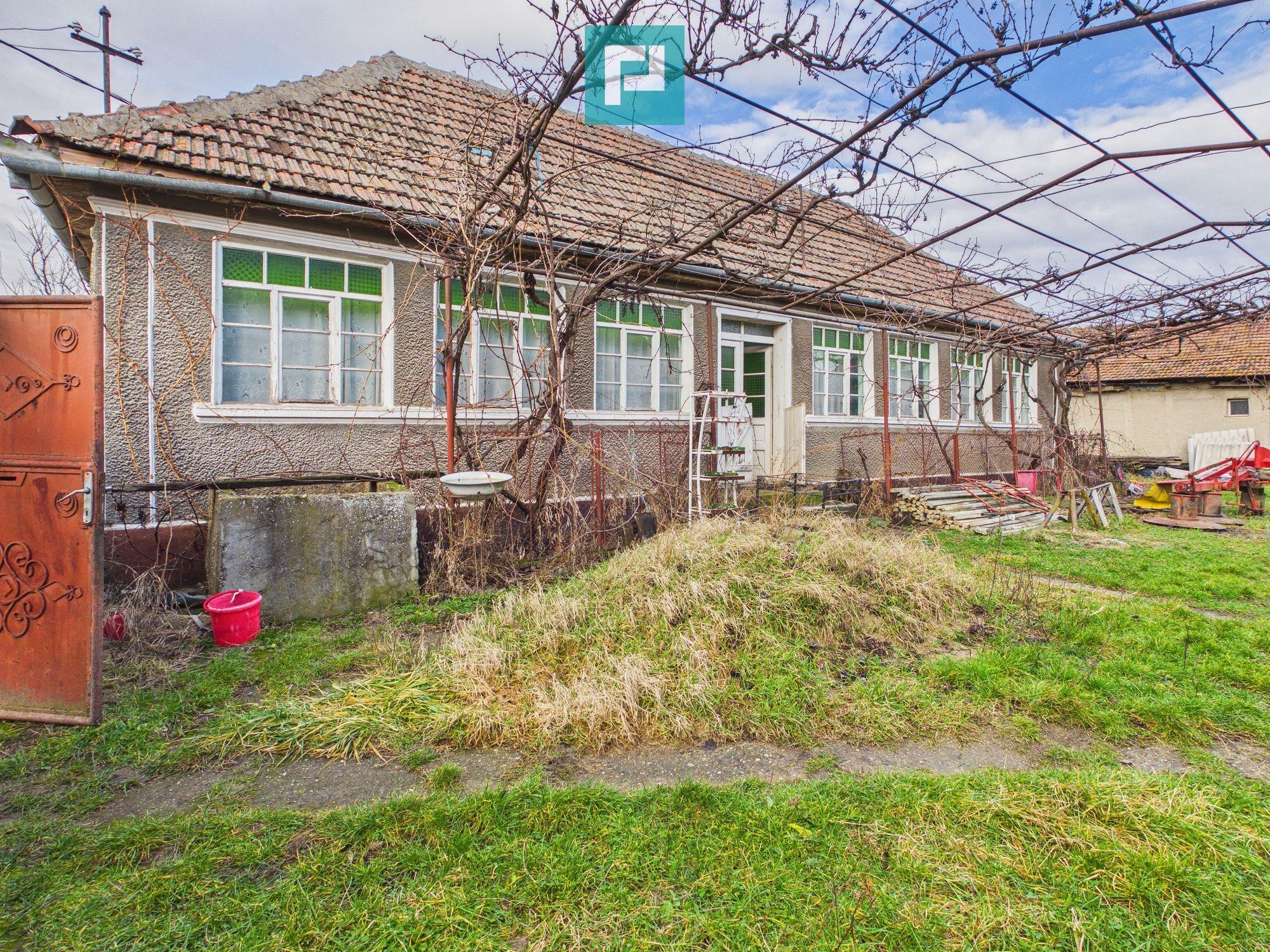 Casă cu teren generos, 4.000 mp, Chijic – Bihor - 1