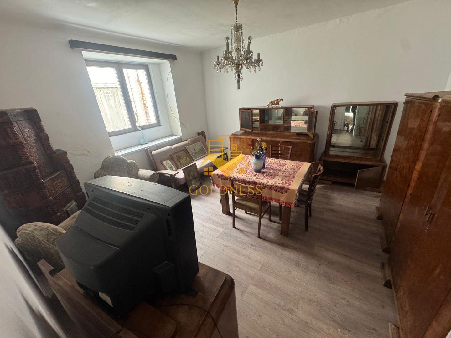 Casa/ Spatiu Birou, Curte 250mp, Parcari, Ultracentral, Avram Iancu - 1